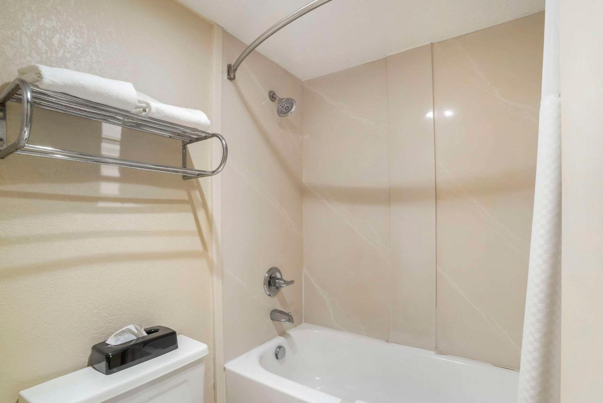 Quality Inn Near Speedway Wilkesboro Ngoại thất bức ảnh