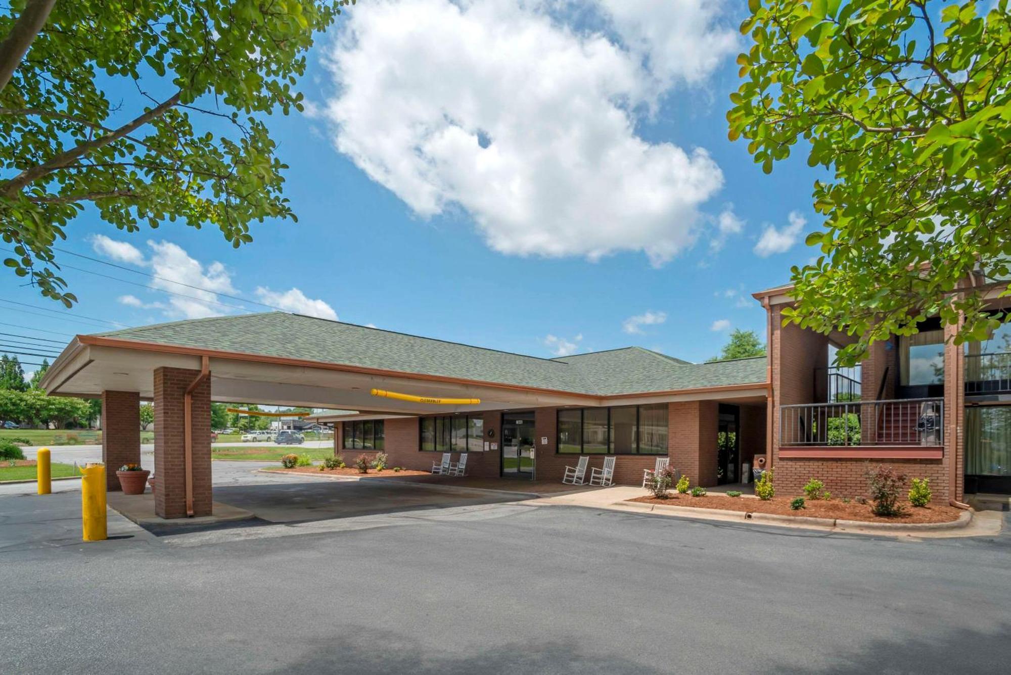 Quality Inn Near Speedway Wilkesboro Ngoại thất bức ảnh